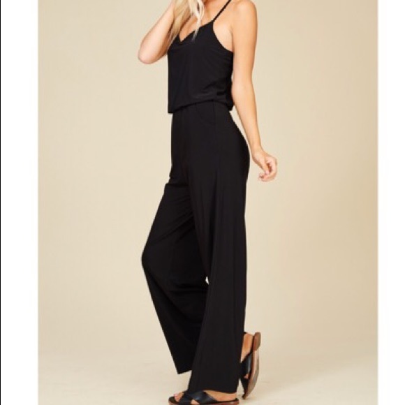 ✨LAST ONE ✨Black wide leg jumpsuit - Picture 3 of 6